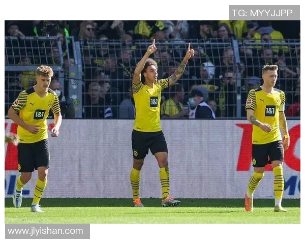 多特蒙德客战遭遇平局汉堡主场抵抗势不可挡 多特蒙德客战遭遇平局汉堡主场抵抗势不可挡